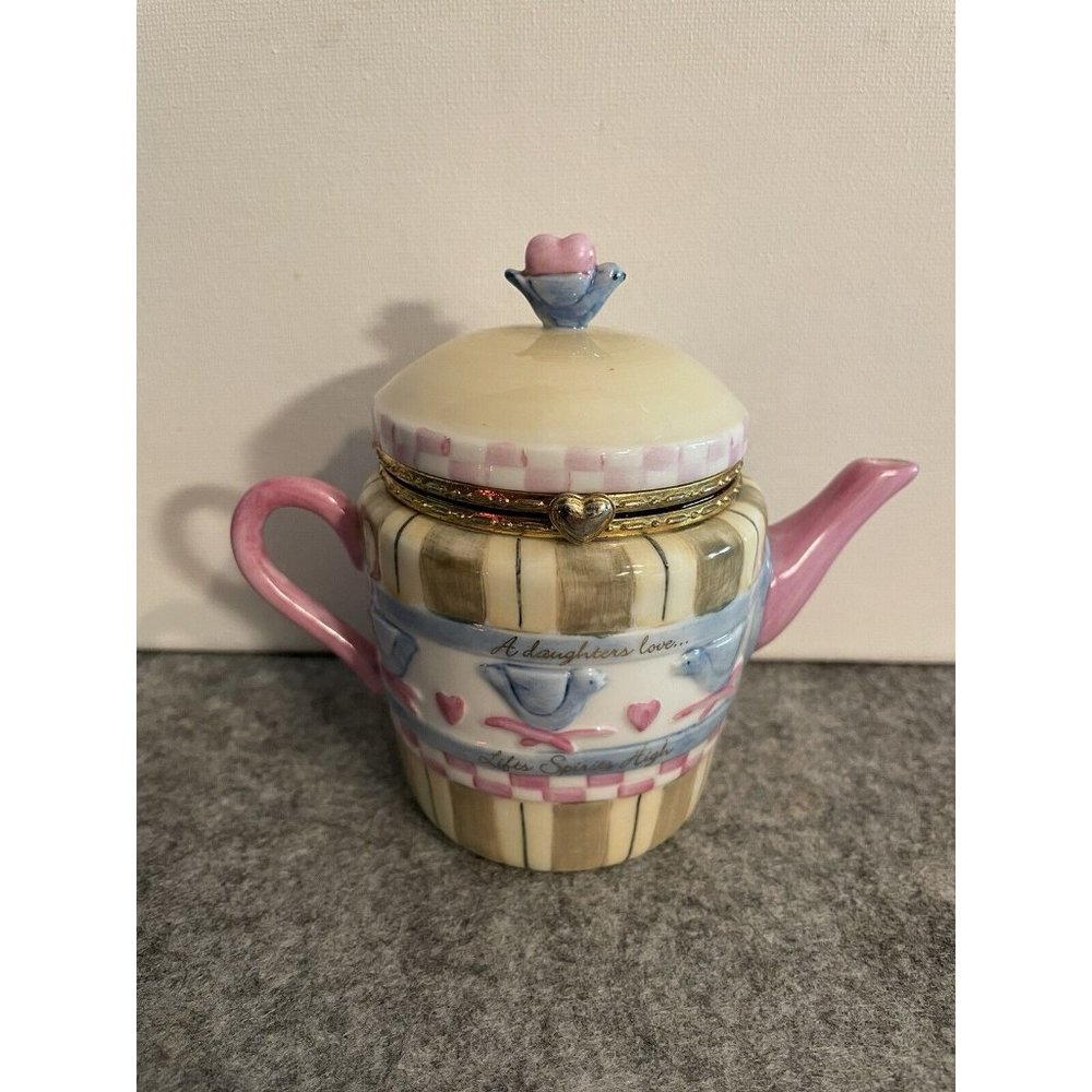 Debbie Mumm Teapot Music Box " A Daughters Love Lifts Spirits High"